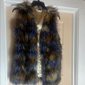 Chic Faux Fur Vest with Blue and Brown Accents